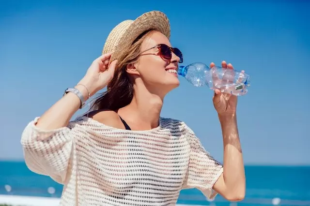 Verão com ondas de calor: estação demanda cuidados com hidratação, alimentação e choques térmicos